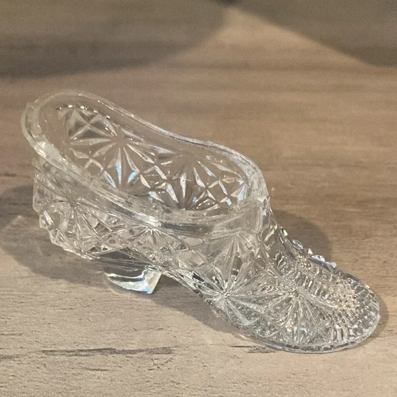 Vintage 1887 Duncan Daisy & Square Miniature Glass Shoe Slipper - Picture 3 of 8